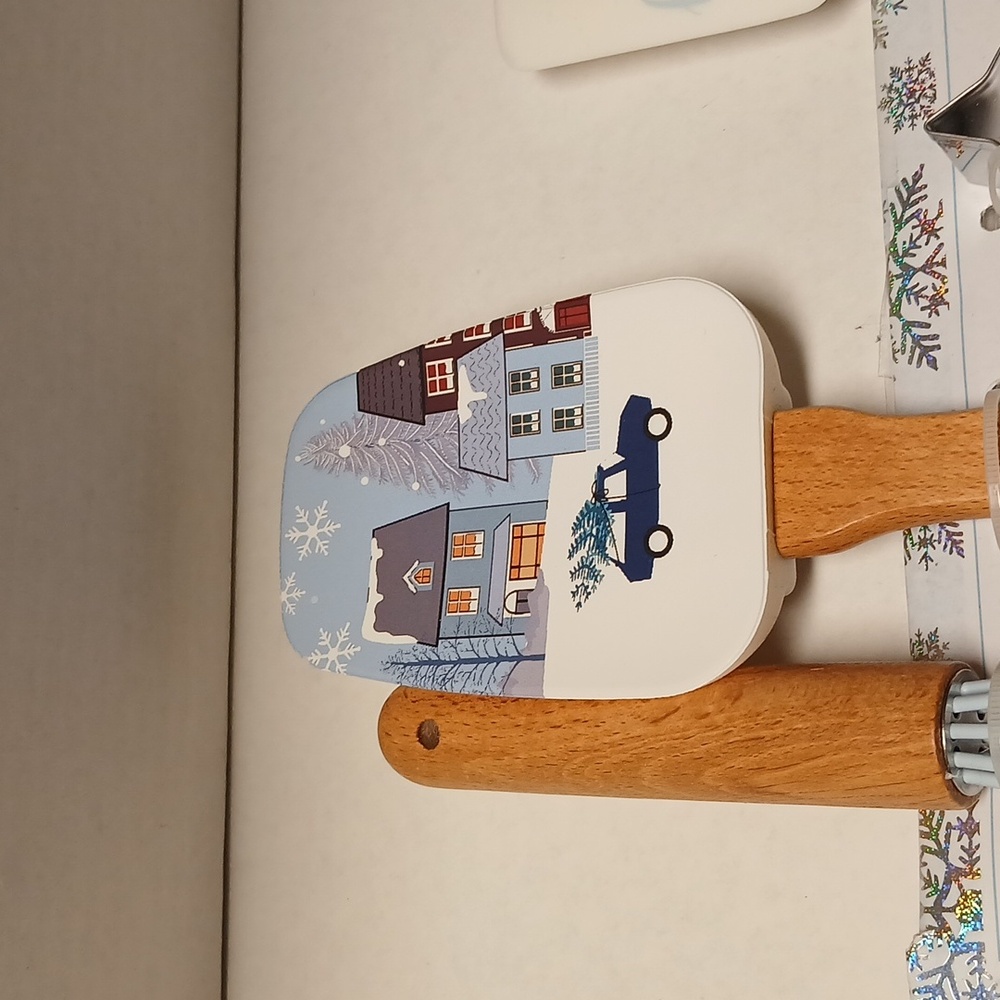 Festive Kitchen Tool 4Pcs Set with Wooden Handles NWT - Picture 6 of 7